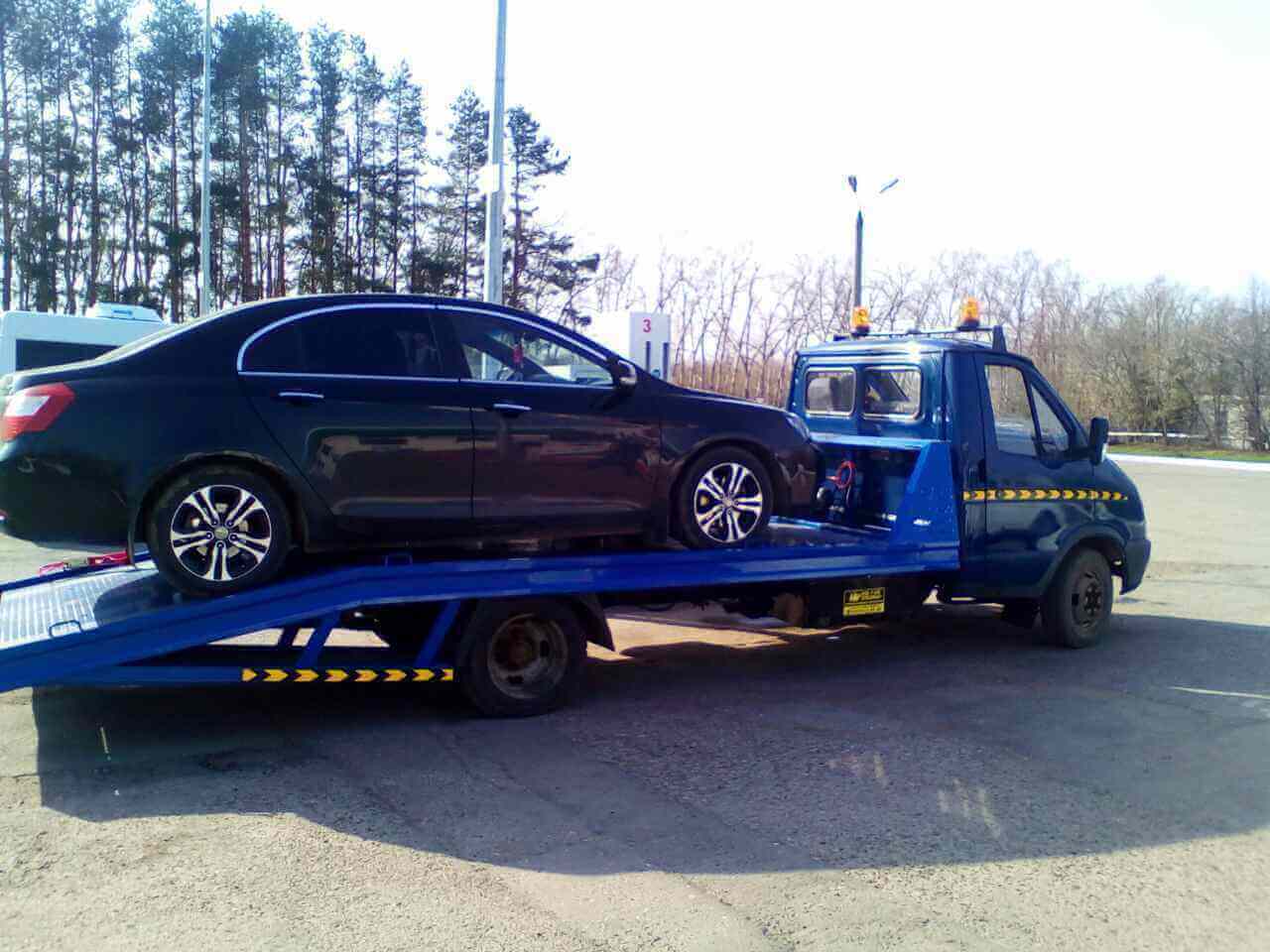 Фото эвакуации легкового автомобиля