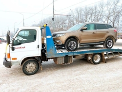 фото эвакуатора внедорожника